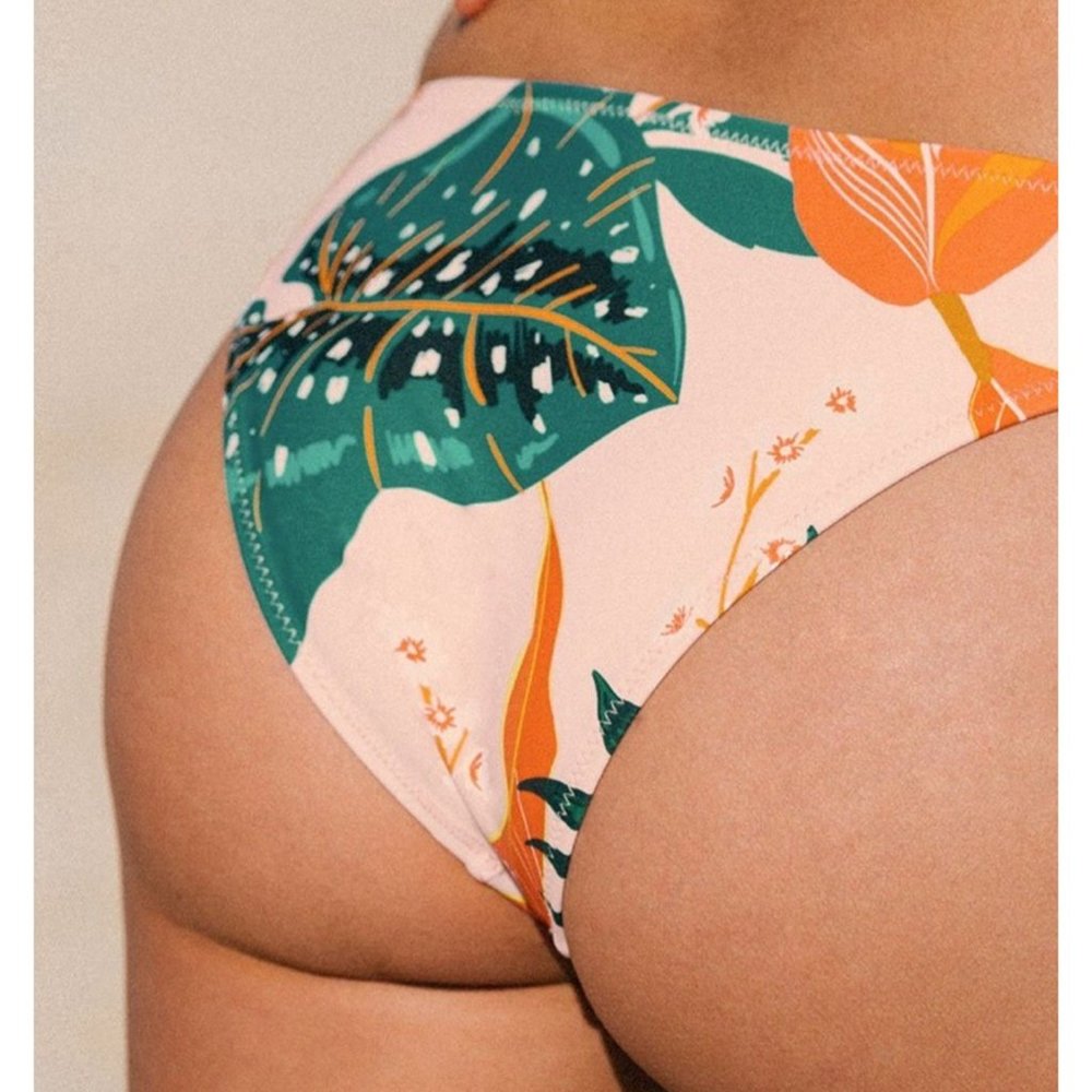 Swimsuit Bottom  NWT Size Medium